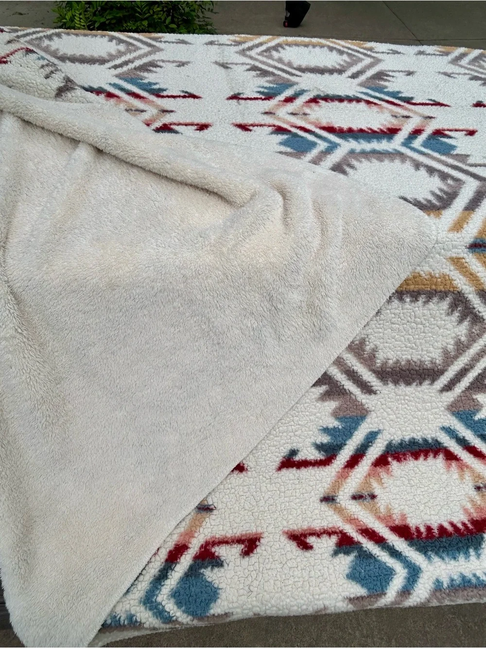 Pendleton Cream Sherpa Fleece Blanket “White Sands”